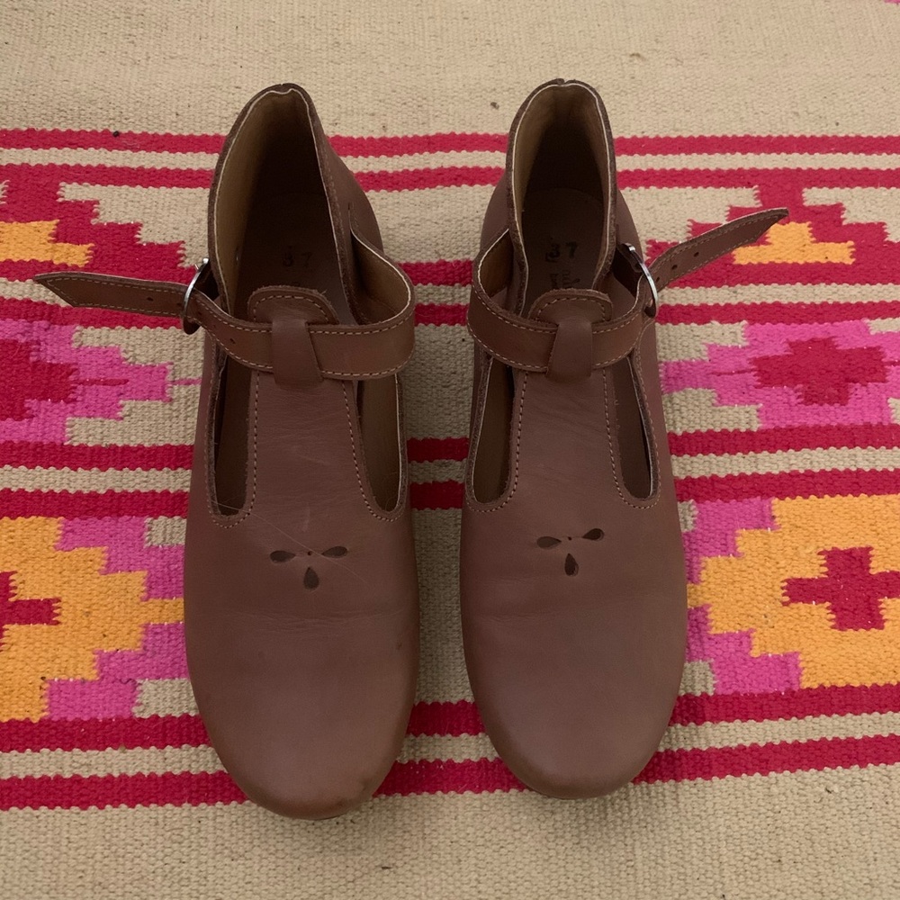 Adelisa & Co. Dalia 37